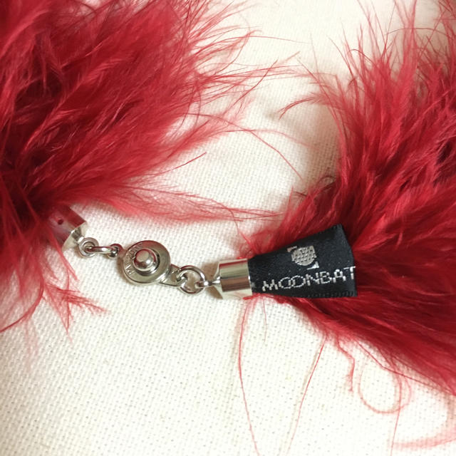 ファーマフラー MOONBAT 赤 レディースのファッション小物(マフラー/ショール)の商品写真