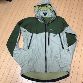 patagonia(ナイロンジャケット ・ ベージュ系)のフリマ patagonia(ナイロンジャケット ・ ベージュ系)のフリマ