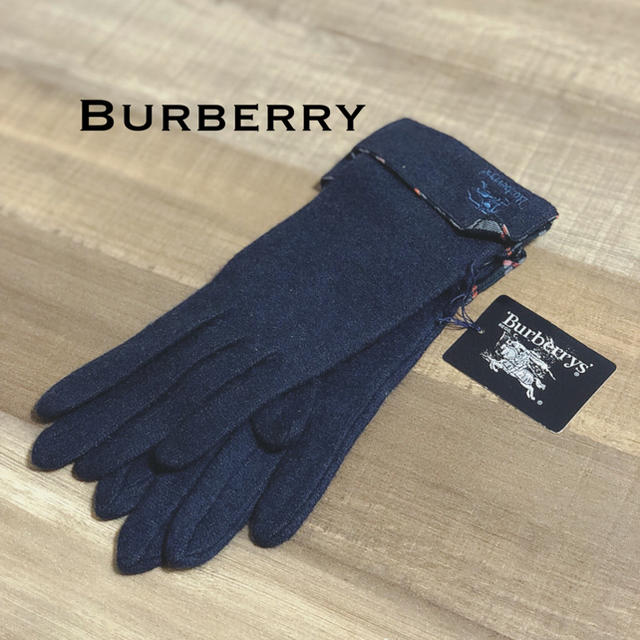 BURBERRY(バーバリー)のBurberry♡グローブ 新品タグ付 レディースのファッション小物(手袋)の商品写真