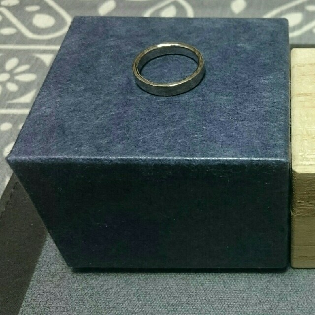 EDIFICE(エディフィス)の市松ブラックゴールドリング美品 メンズのアクセサリー(リング(指輪))の商品写真