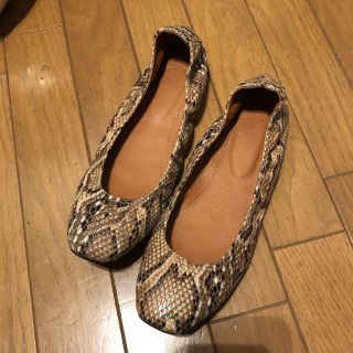 トゥデイフル(TODAYFUL)のTODAY FUI Python flat shoes 38(バレエシューズ)