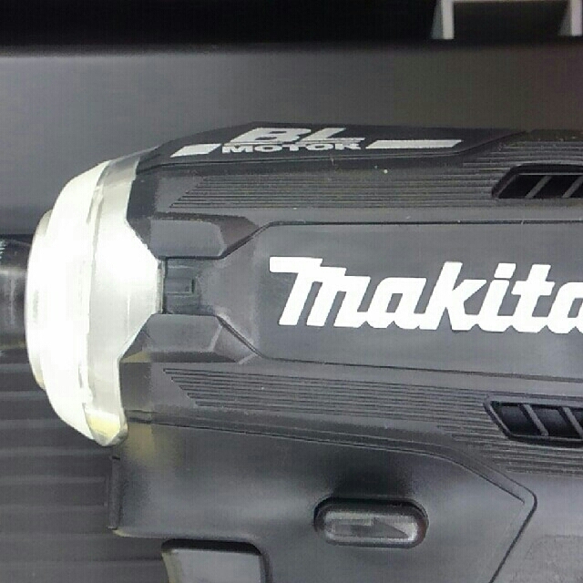 Makita(マキタ)の新品makita マキタTD171D　黒　インパクトドライバー&BL1860 インテリア/住まい/日用品のインテリア/住まい/日用品 その他(その他)の商品写真