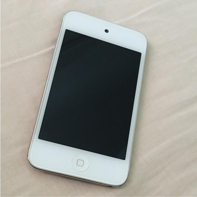 iPod touch(アイポッドタッチ)のiPod touch 64GB ୨୧⑅* スマホ/家電/カメラのオーディオ機器(ポータブルプレーヤー)の商品写真