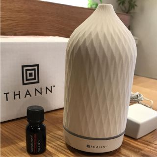 タン(THANN)のTHANN 電気式アロマディフューザー ブリトニーホワイト※アロマオイル付き(アロマディフューザー)