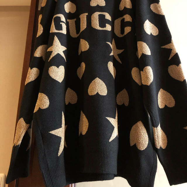 Gucci(グッチ)の☆ハート&スターデザインニットG・新品未使用・はち様専用☆ レディースのトップス(ニット/セーター)の商品写真