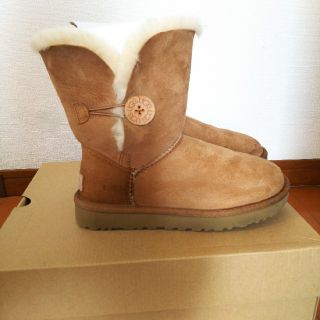 アグ(UGG)のUGG   ベイリーボタン  美品  US5(ブーツ)