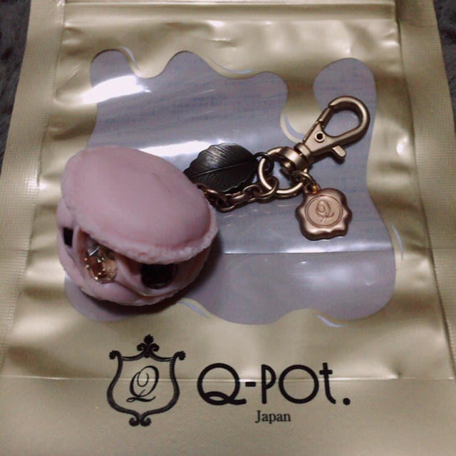 Q-pot.(キューポット)のQ-pot.♡さくらもちマカロン レディースのファッション小物(キーホルダー)の商品写真