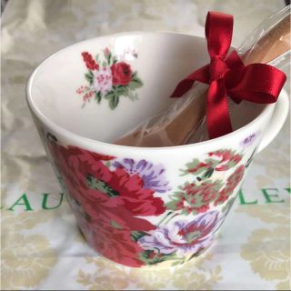 ローラアシュレイ(LAURA ASHLEY)の未使用 ローラアシュレイのマグカップ(グラス/カップ)