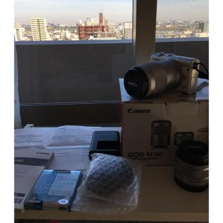 キヤノン(Canon)のミラーレスカメラ キヤノン M100 ダブル レンズ キット used 美品(ミラーレス一眼)