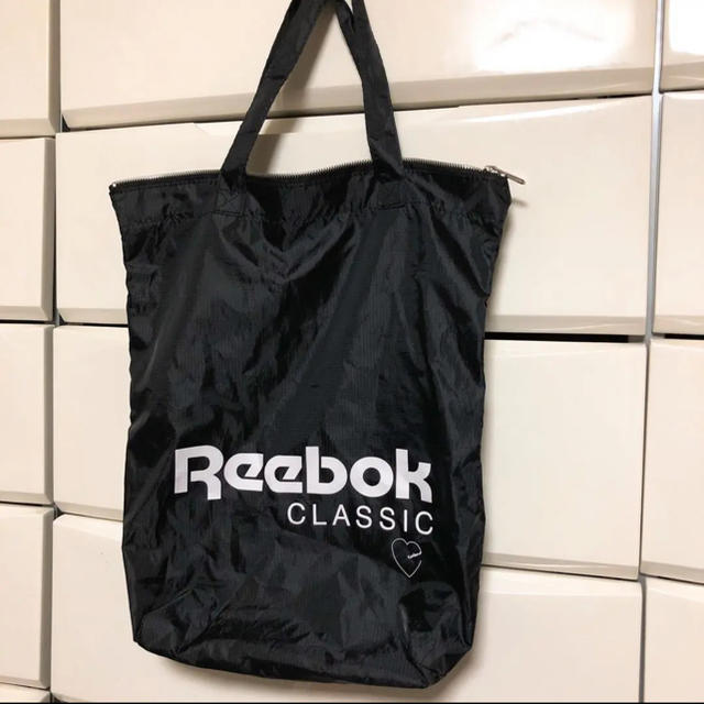 Reebok(リーボック)の美品☆*。Reebok ナイロン素材 エコバッグ レディースのバッグ(トートバッグ)の商品写真