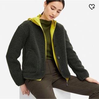 ユニクロ(UNIQLO)のはるmam様専用！！UNIQLO＊フリースノーカラージャケット カーキ ＸＬ(ノーカラージャケット)