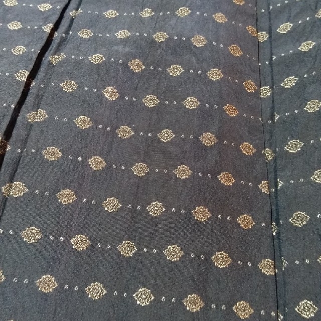 leilian(レリアン)のレリアンゴールド刺繍
スカート レディースのスカート(ひざ丈スカート)の商品写真