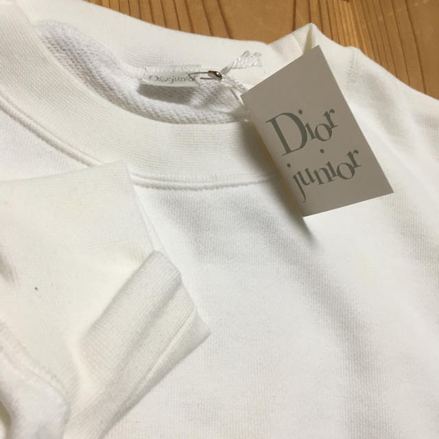 Christian Dior(クリスチャンディオール)のChristian Dior白セーター キッズ/ベビー/マタニティのキッズ服男の子用(90cm~)(Tシャツ/カットソー)の商品写真