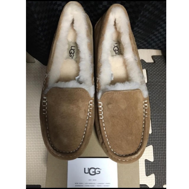 UGG(アグ)の【新品】UGG アンスレー モカシン（チェスナット:約24〜25㎝） レディースの靴/シューズ(スリッポン/モカシン)の商品写真