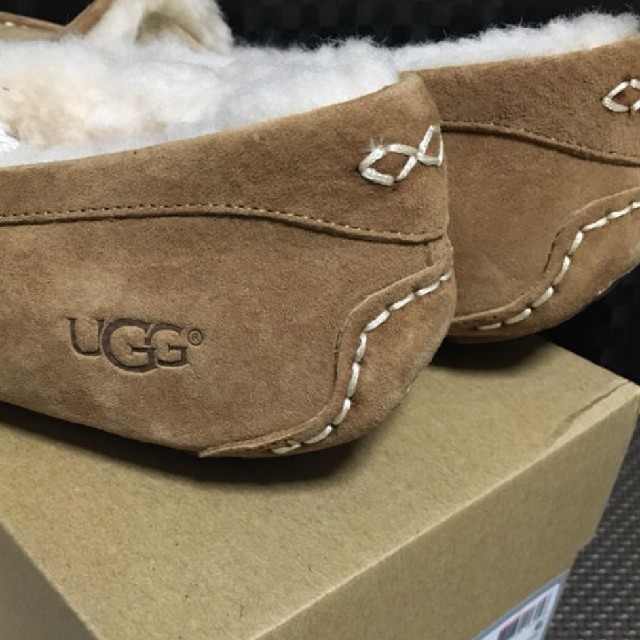 UGG(アグ)の【新品】UGG アンスレー モカシン（チェスナット:約24〜25㎝） レディースの靴/シューズ(スリッポン/モカシン)の商品写真