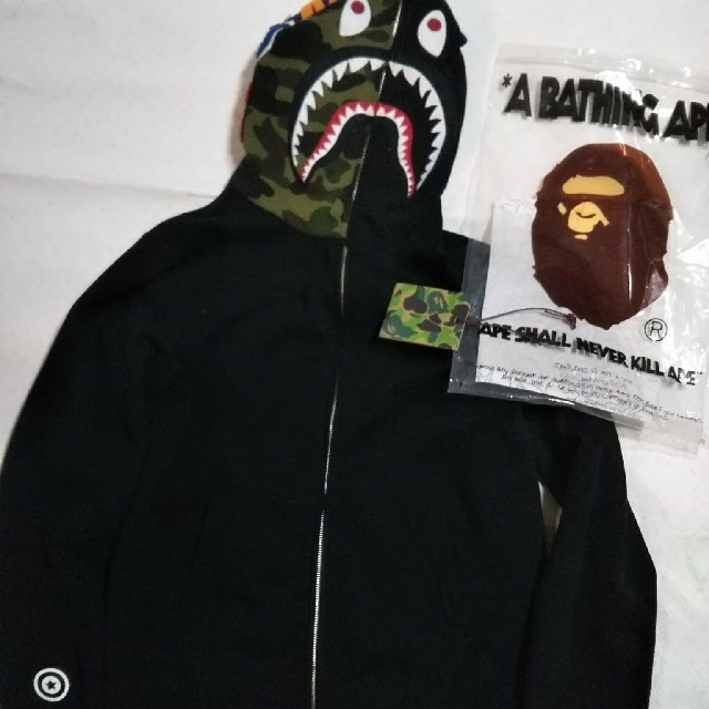 最高品質の A BATHING APE シャークパーカー アベイシングエイプ パーカー