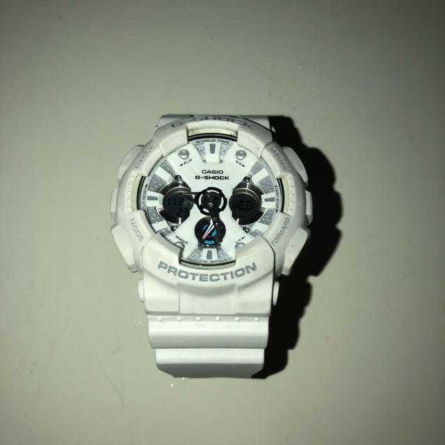 G-SHOCK(ジーショック)のG-SHOCK 時計 白 メンズの時計(腕時計(デジタル))の商品写真