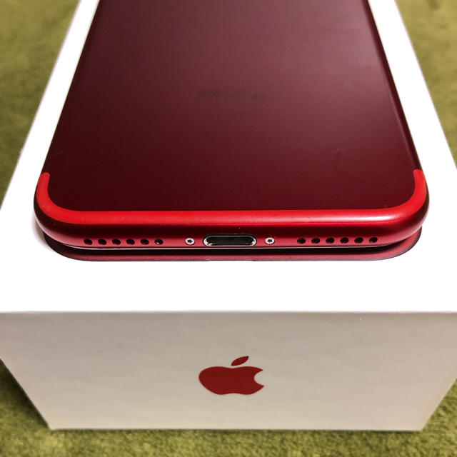 Apple(アップル)のiphone7   Red 128GB simフリー スマホ/家電/カメラのスマートフォン/携帯電話(スマートフォン本体)の商品写真