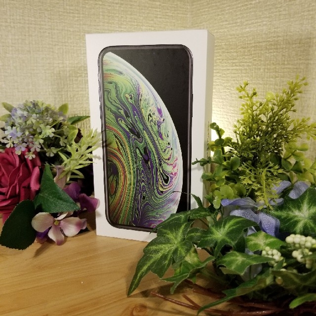 Apple(アップル)の【新品】iPhone XS 64GB  SIMフリー   スマホ/家電/カメラのスマートフォン/携帯電話(スマートフォン本体)の商品写真