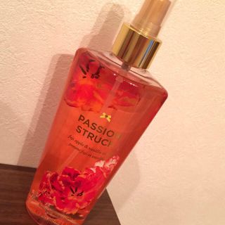 ヴィクトリアズシークレット(Victoria's Secret)のボディミストPASSION STRUCK(その他)