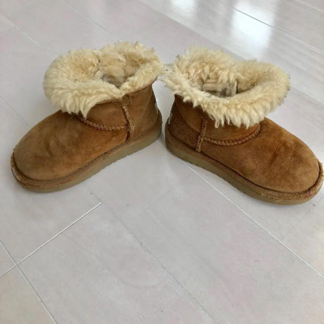 UGG(アグ)のUGG ムートンブーツ  15.5cm キッズ/ベビー/マタニティのキッズ靴/シューズ(15cm~)(ブーツ)の商品写真