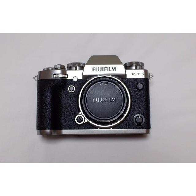 富士フイルム(フジフイルム)の富士フィルム　FUJIFILM X-T3 ボディ　シルバー　新品同様 スマホ/家電/カメラのカメラ(デジタル一眼)の商品写真