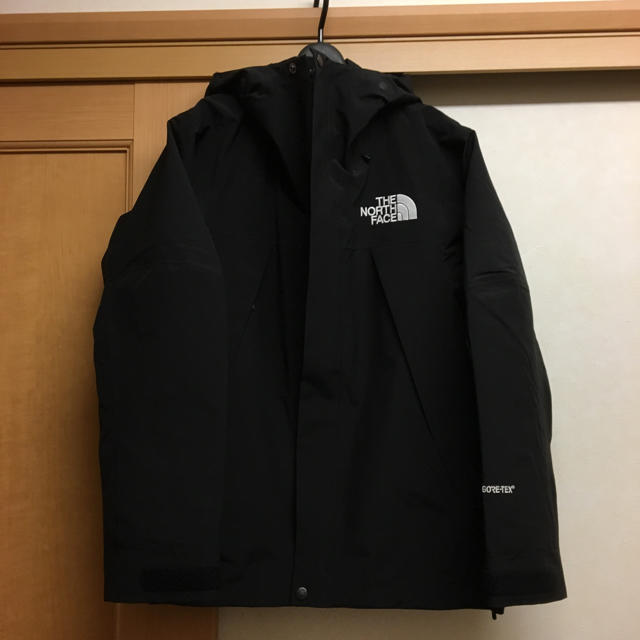 THE NORTH FACE Mountain Jacket 1
