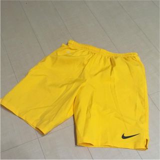 ナイキ(NIKE)の【美品】NIKE ナイキ ハーフパンツ 黄色 Sサイズ(ショートパンツ)