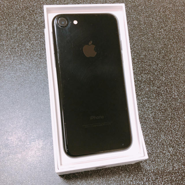 Apple(アップル)のiPhone7 SIMフリー 128GB 中古 スマホ/家電/カメラのスマートフォン/携帯電話(スマートフォン本体)の商品写真