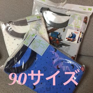 ユニクロ(UNIQLO)のおまとめセール！新品 ユニクロ キルト パジャマ トーマス他 90 2点セット(パジャマ)