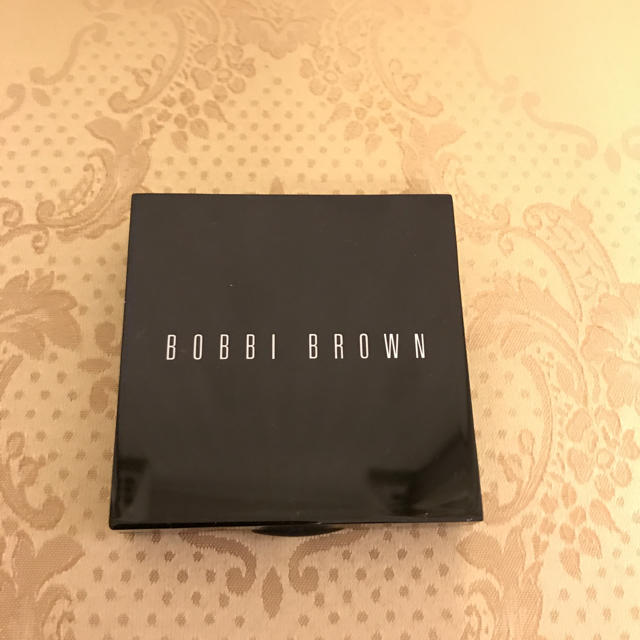 BOBBI BROWN(ボビイブラウン)のフェイスパウダー コスメ/美容のベースメイク/化粧品(フェイスパウダー)の商品写真