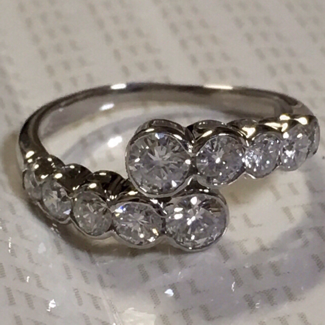 輝き綺麗な 天然ダイヤモンドリング 1.01ct Pt900 11号