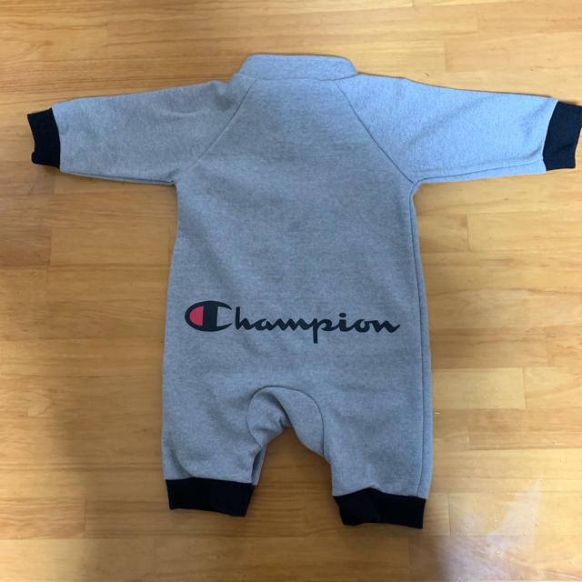 Champion(チャンピオン)のベビーカバーオール キッズ/ベビー/マタニティのベビー服(~85cm)(カバーオール)の商品写真