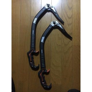 ペツル(PETZL)のpetzl ペツル NOMIC ノミック バイル・アックス 2本セット【中古】(登山用品)