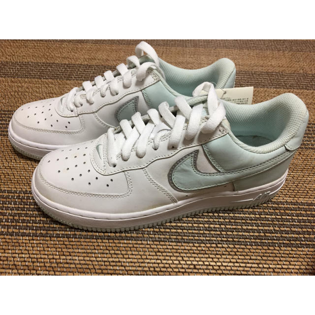 NIKE(ナイキ)のNIKE ナイキ スニーカー AIRFORCE 1 エアフォースワン レディースの靴/シューズ(スニーカー)の商品写真