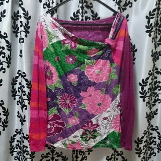 デシグアル(DESIGUAL)のDesigualカットソーＸＬ穴あり(カットソー(長袖/七分))