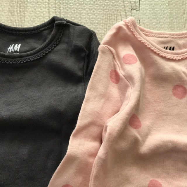 H&M(エイチアンドエム)の¨̮⑅ H&M ボディスーツ ロンパース 肌着 70 女の子 キッズ/ベビー/マタニティのベビー服(~85cm)(肌着/下着)の商品写真