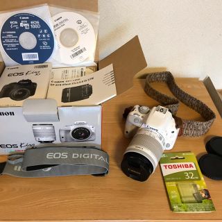 キヤノン(Canon)の【送料込】一眼レフ極上美品 CANON EOS Kiss X7 白 レンズキット(デジタル一眼)