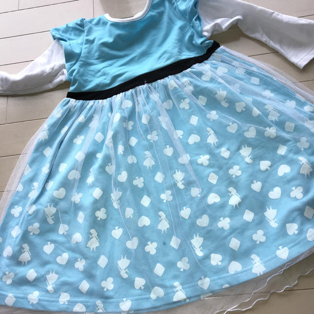 Disney(ディズニー)のディズニー アリス ワンピース 120 キッズ/ベビー/マタニティのキッズ服女の子用(90cm~)(ワンピース)の商品写真