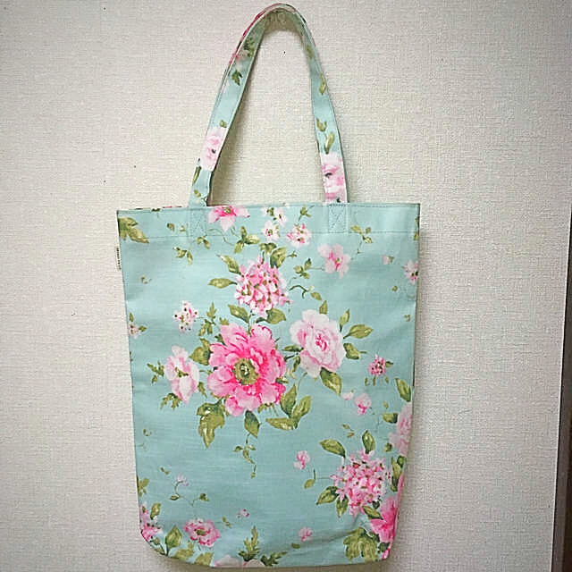 LAURA ASHLEY(ローラアシュレイ)のローラアシュレイ トートバッグ レディースのバッグ(トートバッグ)の商品写真