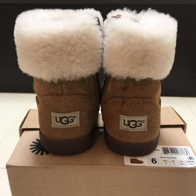 UGG(アグ)のUGG アグ 6  JORIE ジョリー キッズ/ベビー/マタニティのベビー靴/シューズ(~14cm)(ブーツ)の商品写真