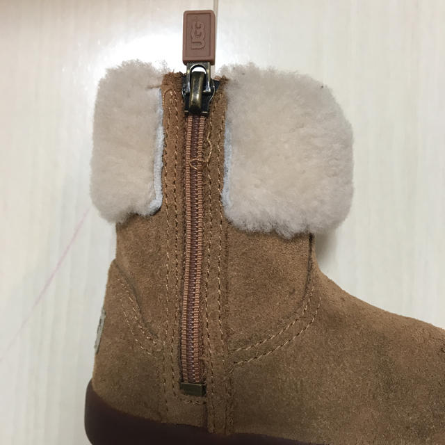 UGG(アグ)のUGG アグ 6  JORIE ジョリー キッズ/ベビー/マタニティのベビー靴/シューズ(~14cm)(ブーツ)の商品写真