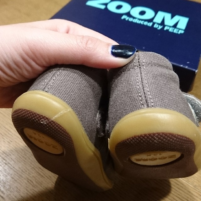 Zoom(ズーム)のZOOM ベビーシューズ(T-strap)グレー１２.５センチ キッズ/ベビー/マタニティのベビー靴/シューズ(~14cm)(フラットシューズ)の商品写真