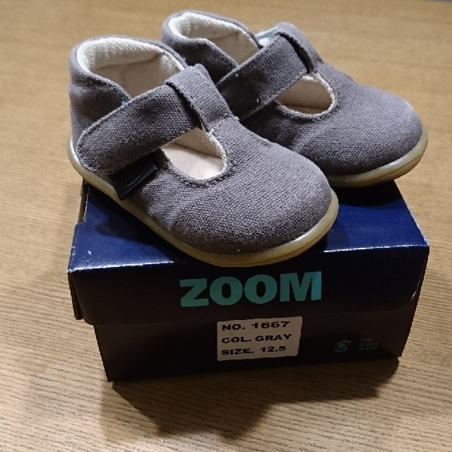 Zoom(ズーム)のZOOM ベビーシューズ(T-strap)グレー１２.５センチ キッズ/ベビー/マタニティのベビー靴/シューズ(~14cm)(フラットシューズ)の商品写真