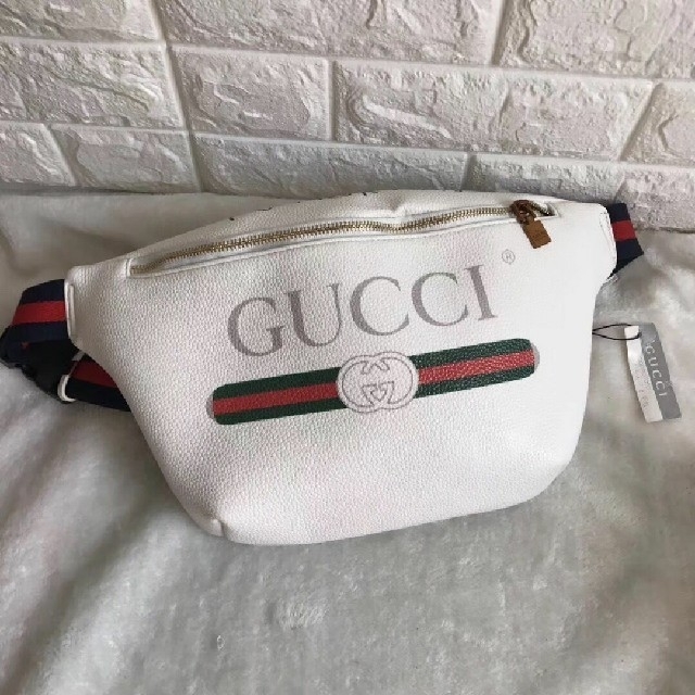 GUCCI バッグ メンズのバッグ(ボディーバッグ)の商品写真