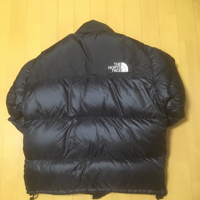 THE NORTH FACE(ザノースフェイス)のノースフェイス黒ヌプシ。700フイル。M。ストウポケット。 メンズのジャケット/アウター(ダウンジャケット)の商品写真