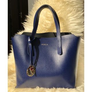 フルラ(Furla)の【値下げ‼️】FURLAフルラ SALLYサリー ネイビー(トートバッグ)