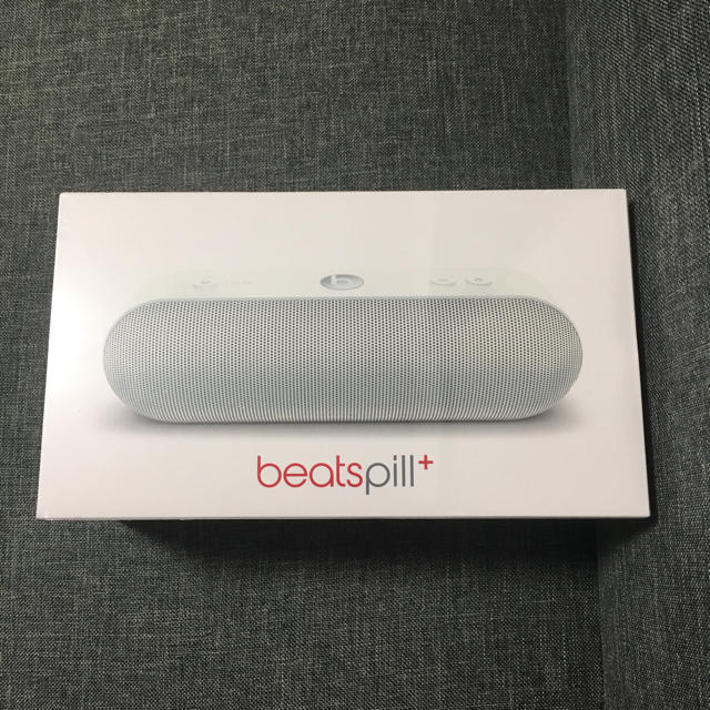 Beats by Dr Dre(ビーツバイドクタードレ)のBeats Pill+ ワイヤレススピーカー ホワイト ML4P2PA/A スマホ/家電/カメラのオーディオ機器(スピーカー)の商品写真