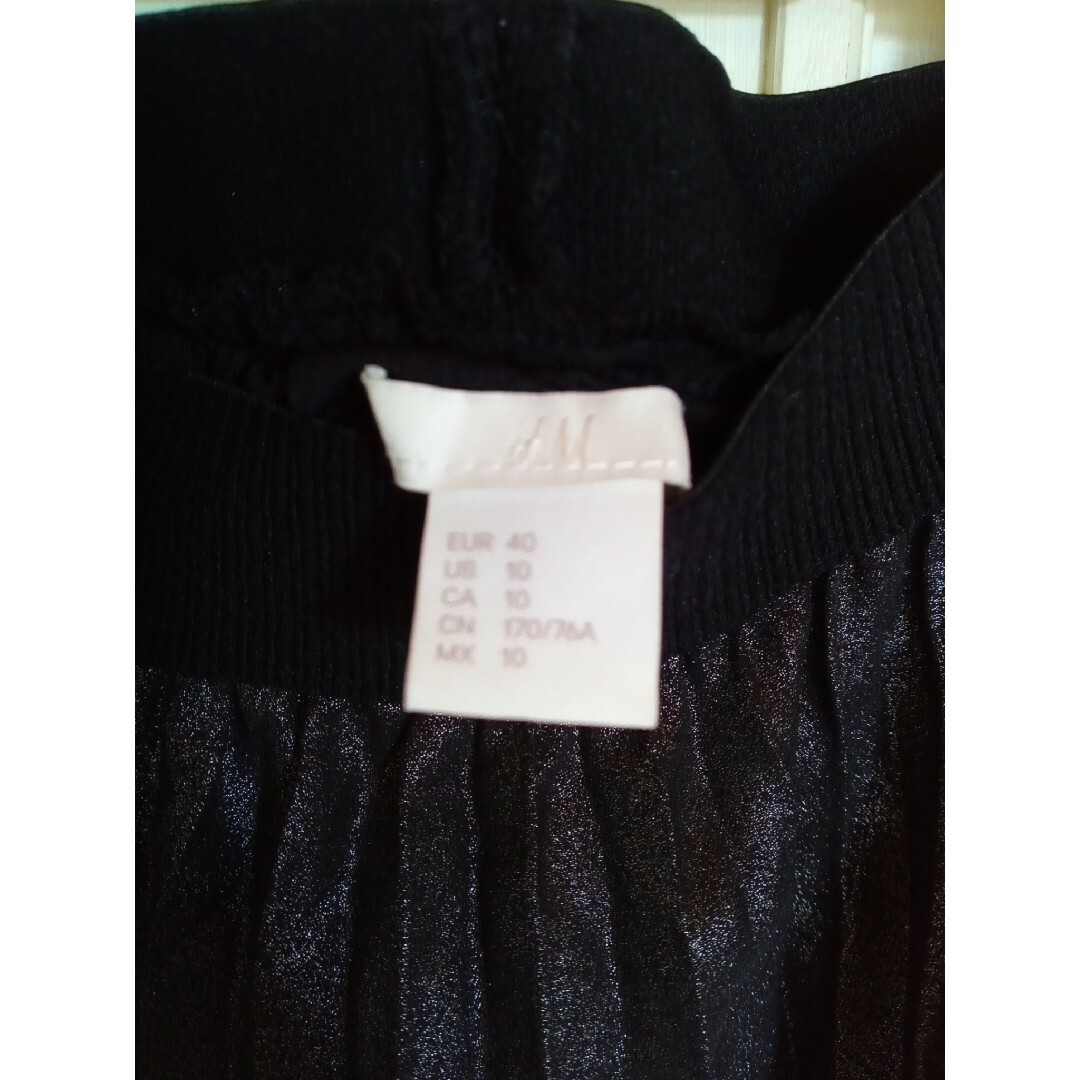H&M(エイチアンドエム)のH&Mブラックプリーツロングスカート未使用🍀size40 レディースのスカート(ロングスカート)の商品写真