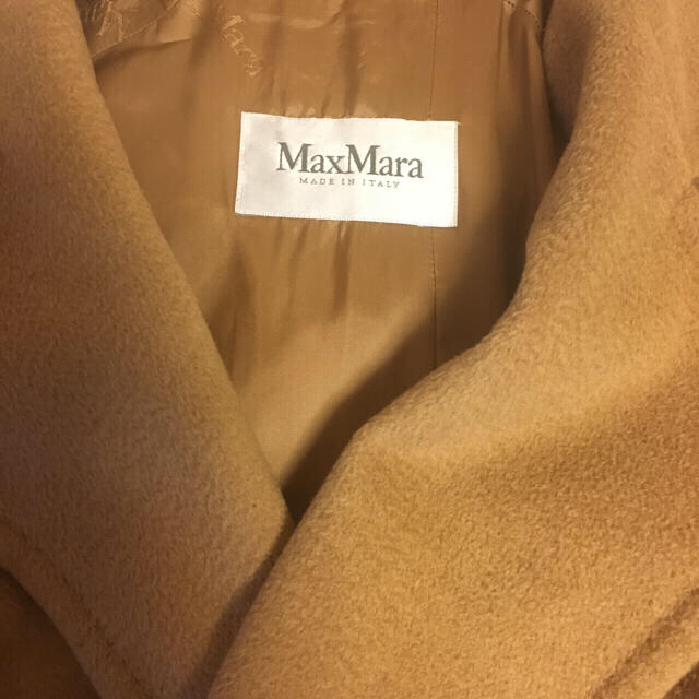 Max Mara(マックスマーラ)のnanako様専用   マックスマーラ 36サイズ 定番キャメルコート レディースのジャケット/アウター(ロングコート)の商品写真